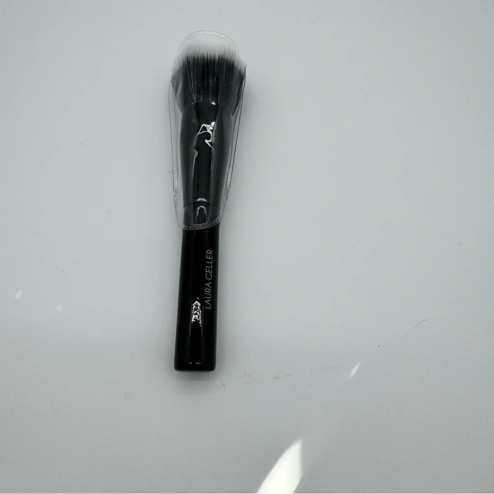Laura Geller Full Face Powder Brush Black Handle NWOB 6.25 inch